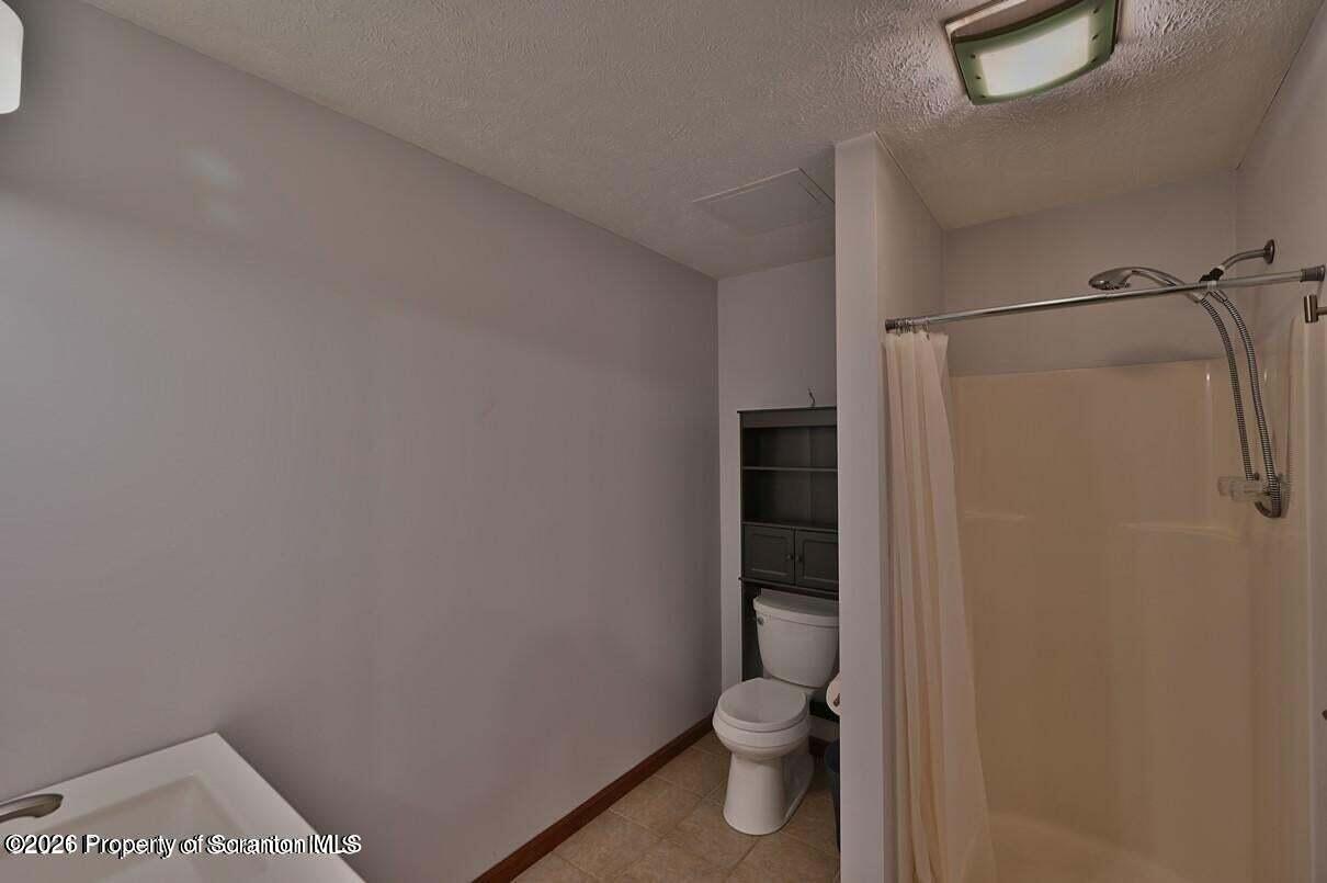 93 Bender Road Gouldsboro, PA 18424 - Photo 5 of 11 93 BENDER MASTER BATHROOM