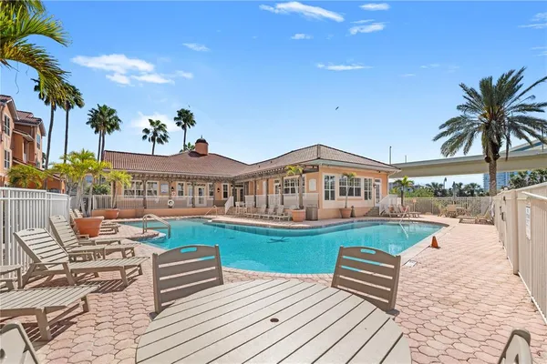 $2,800 | 5000 Culbreath Key Way, Unit 4204, Tampa, FL 33611