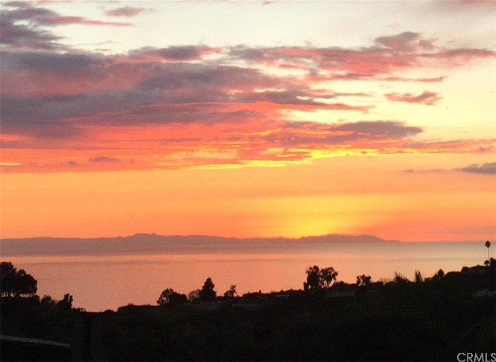 1450 Morningside Drive Laguna Beach, CA 92651 - Photo 4 of 33