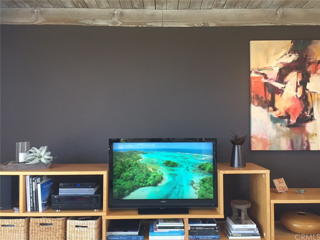 1450 Morningside Drive Laguna Beach, CA 92651 - Photo 8 of 33 Media area in loft.