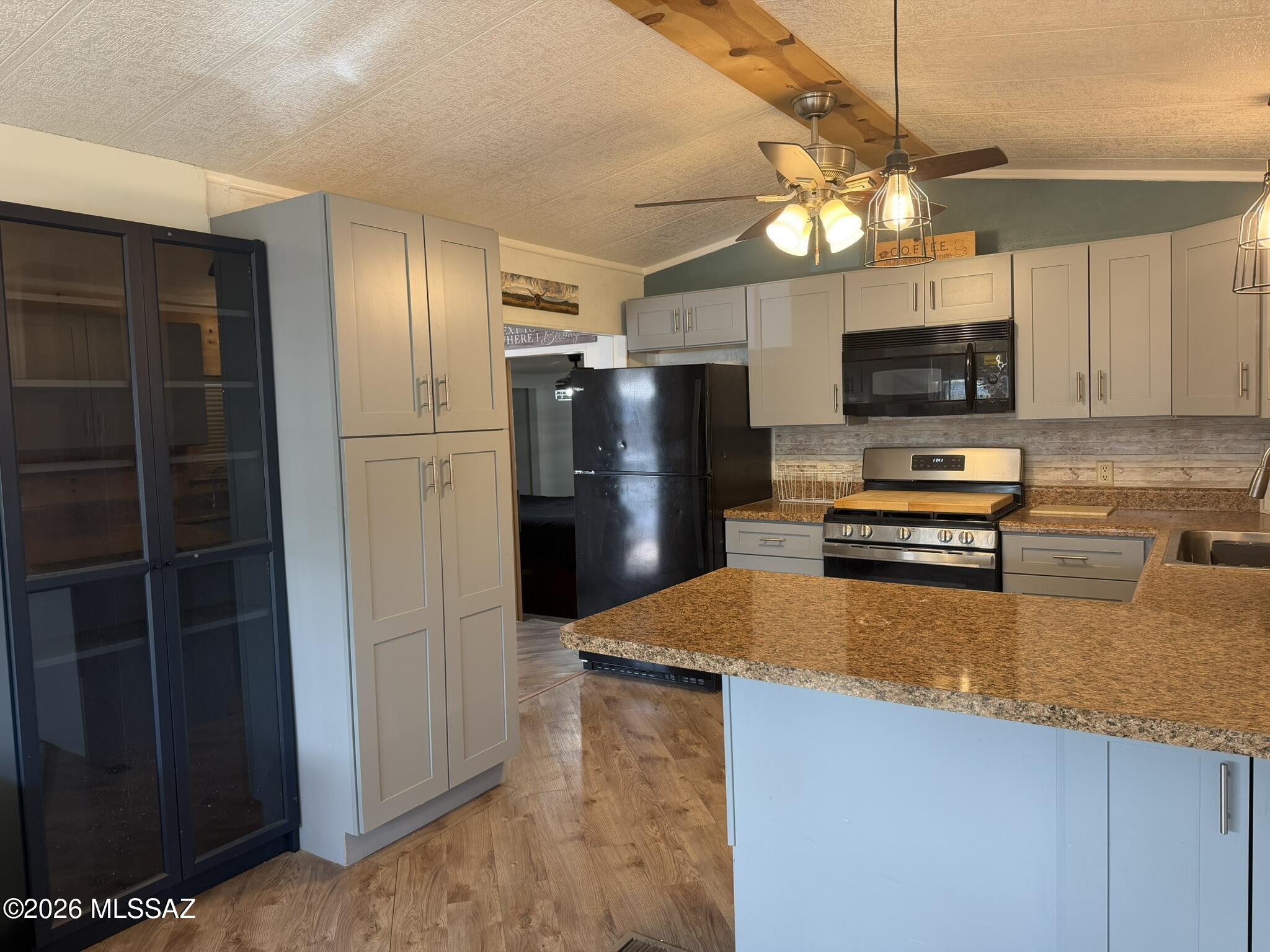 4555 South Mission Road, Unit 591 Tucson, AZ 85746 - Photo 8 of 30