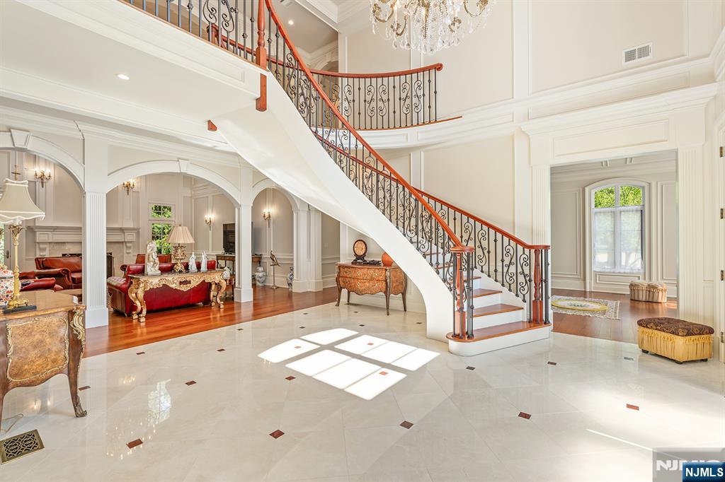 1 Sandstone Ridge Upper Saddle River, NJ 07458 - Photo 5 of 48