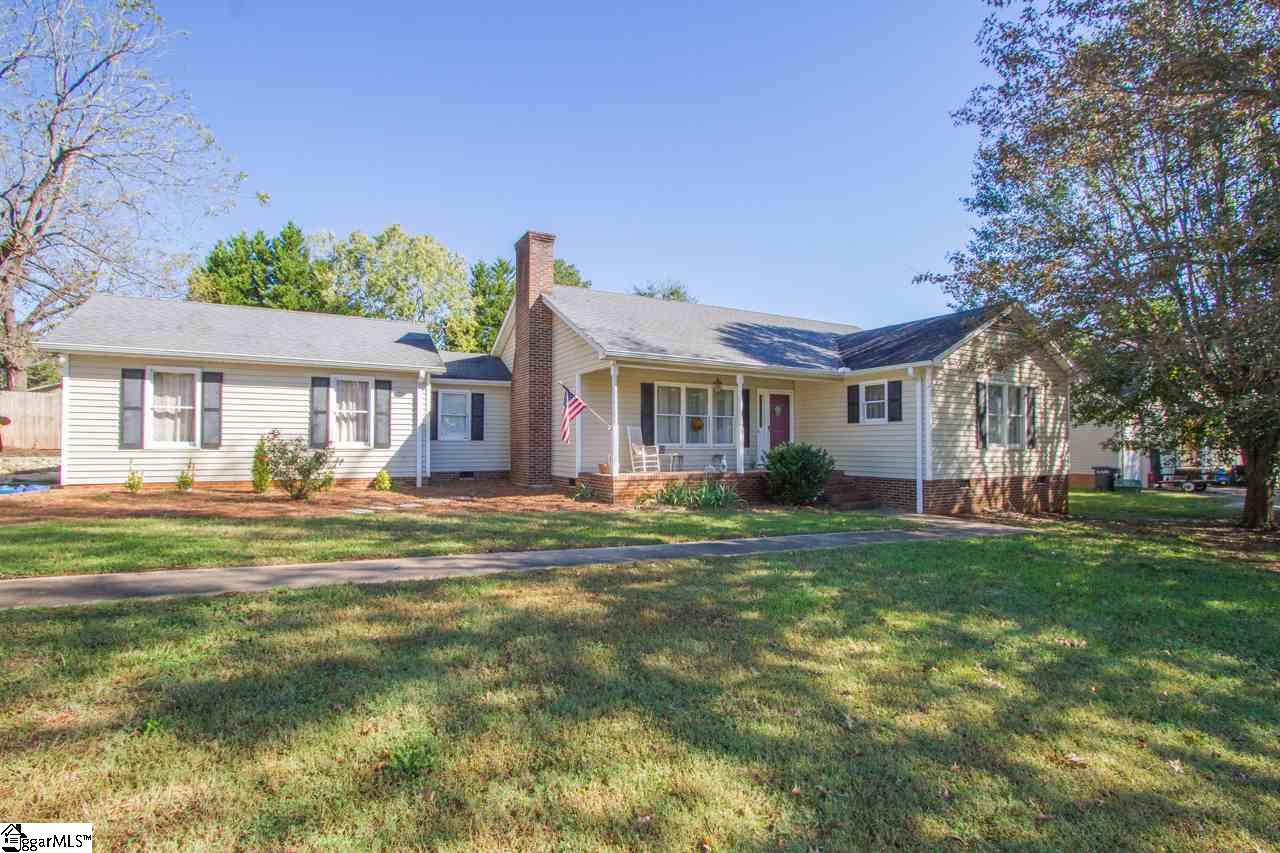 915 Crestview Road Easley, SC 29642 - Photo 1 of 36 Gallery Image 1