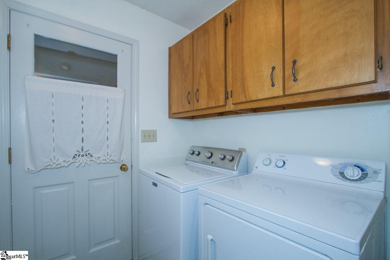 915 Crestview Road Easley, SC 29642 - Photo 13 of 36 Gallery Image 13