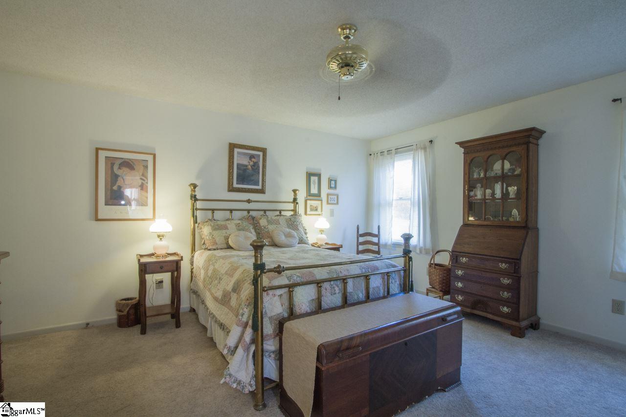 915 Crestview Road Easley, SC 29642 - Photo 25 of 36 Gallery Image 25