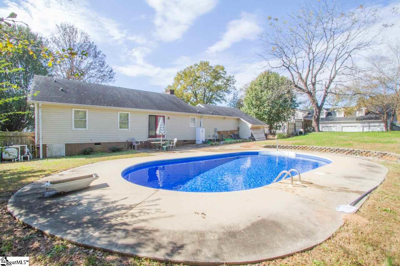 915 Crestview Road Easley, SC 29642 - Photo 32 of 36 Gallery Image 32