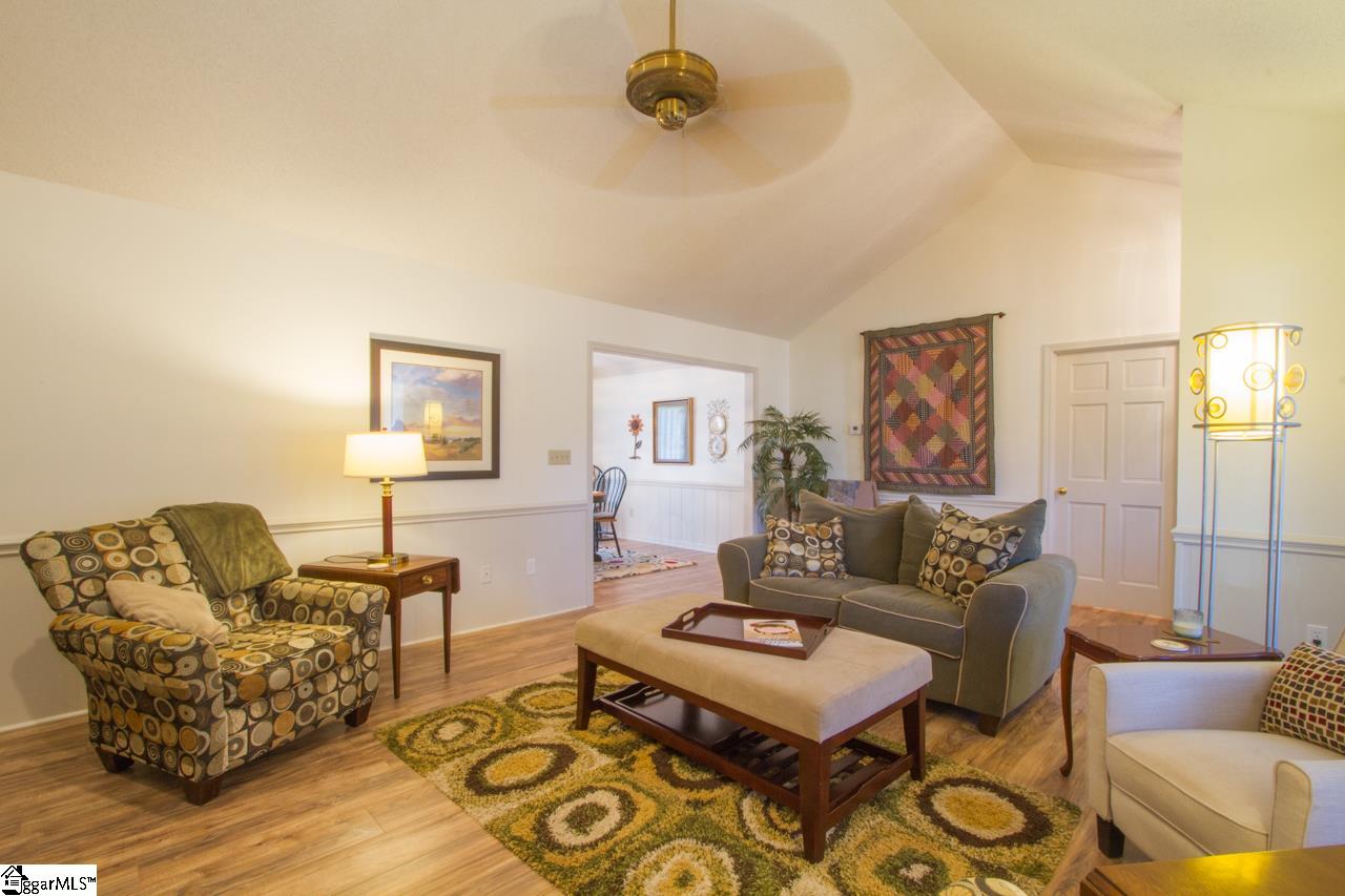 915 Crestview Road Easley, SC 29642 - Photo 7 of 36 Gallery Image 7