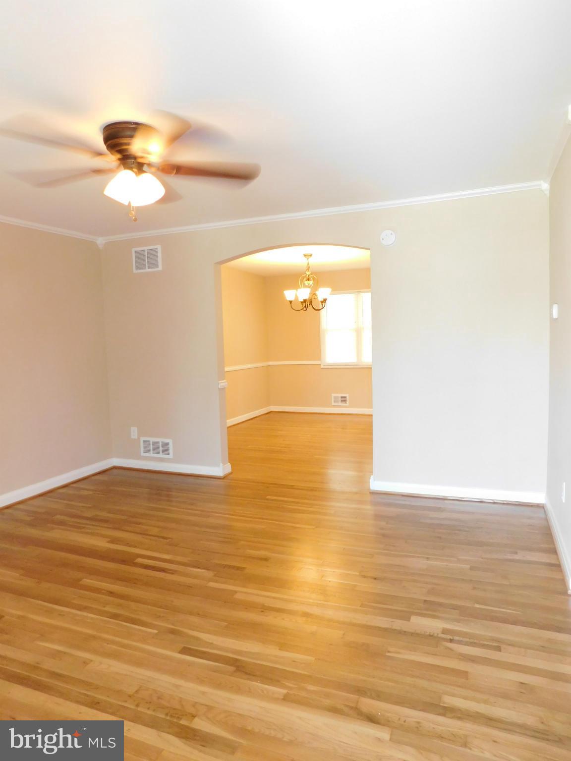 7846 Charlesmont Road Baltimore, MD 21222 - Photo 2 of 28 Living Room/Main Entrance