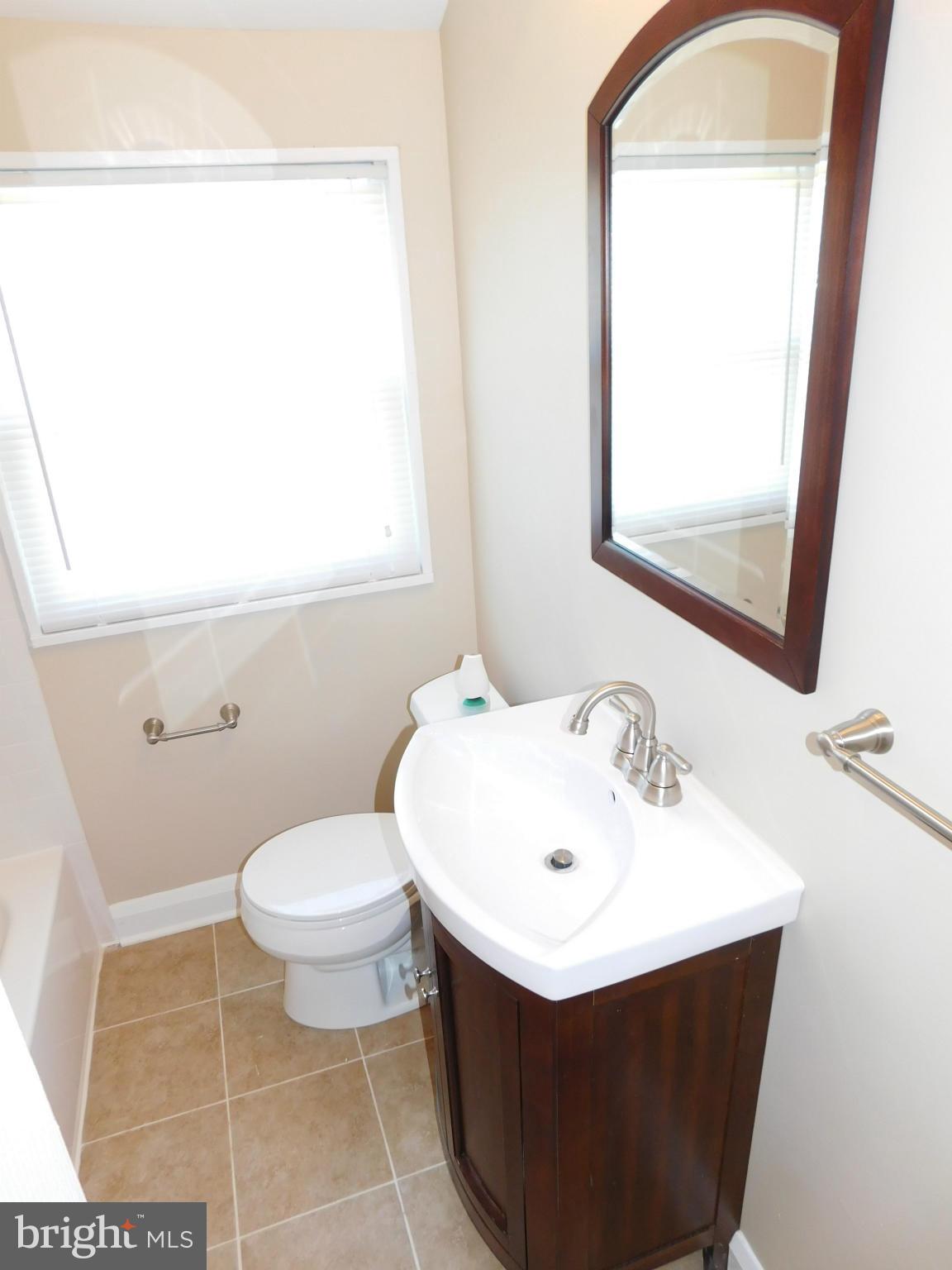 7846 Charlesmont Road Baltimore, MD 21222 - Photo 21 of 28 Bath