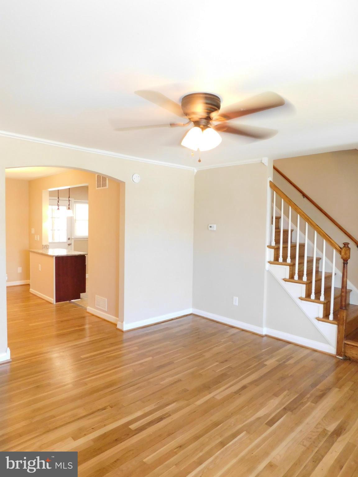 7846 Charlesmont Road Baltimore, MD 21222 - Photo 4 of 28 Living Room