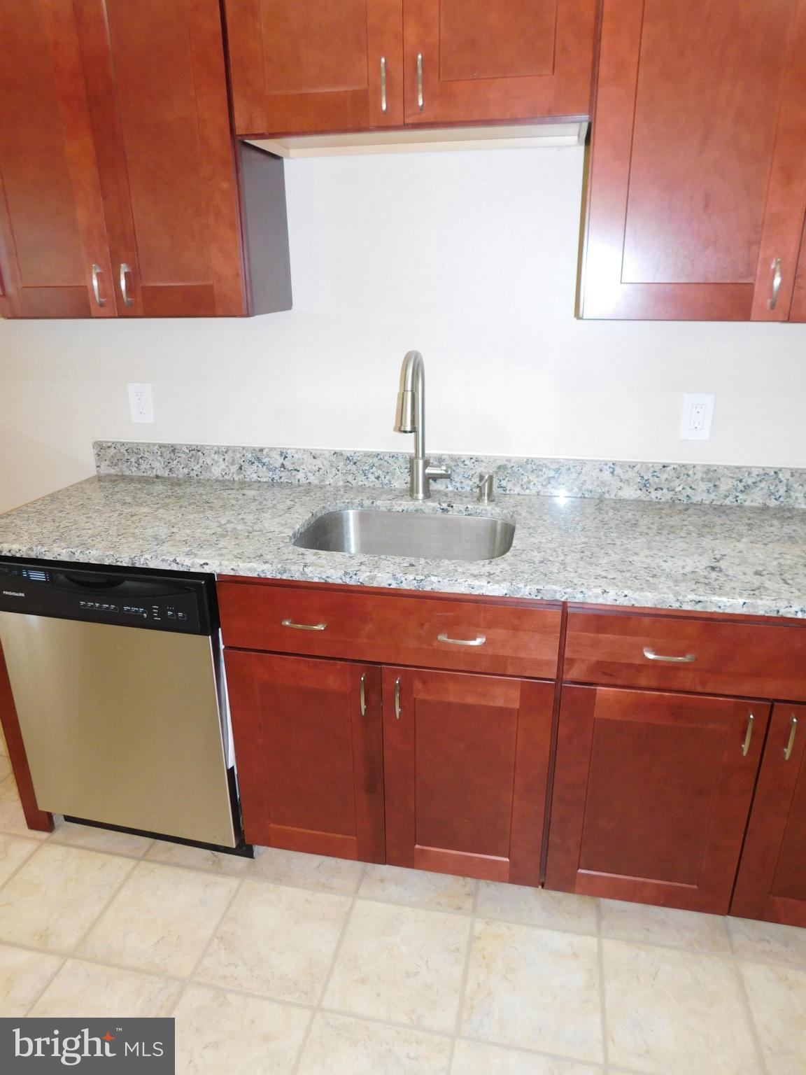 7846 Charlesmont Road Baltimore, MD 21222 - Photo 10 of 28 Granite Counters