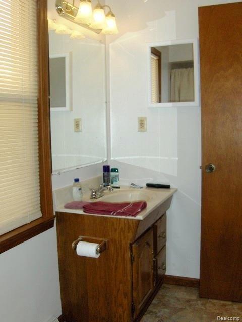 2876 Hartline Drive Rochester, MI 48309 - Photo 6 of 16 HPIM6434.jpg