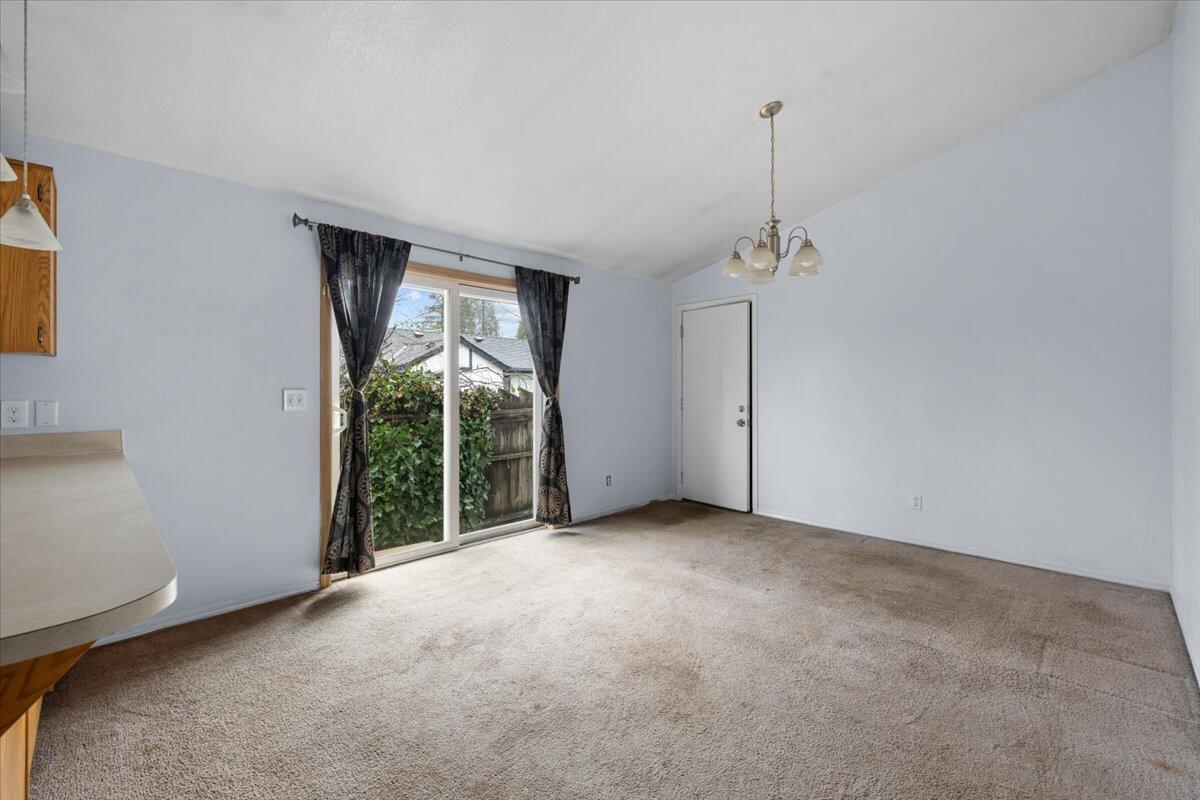 1312 Thomas Road Medford, OR 97501 - Photo 11 of 25 11-CI_9935