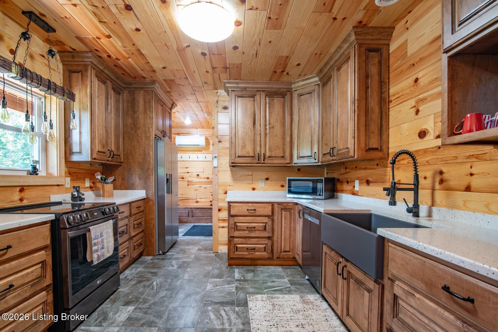 2086 Martin Pierce Road Cub Run, KY 42729 - Photo 13 of 111 2086 Martin Pierce Rd-21