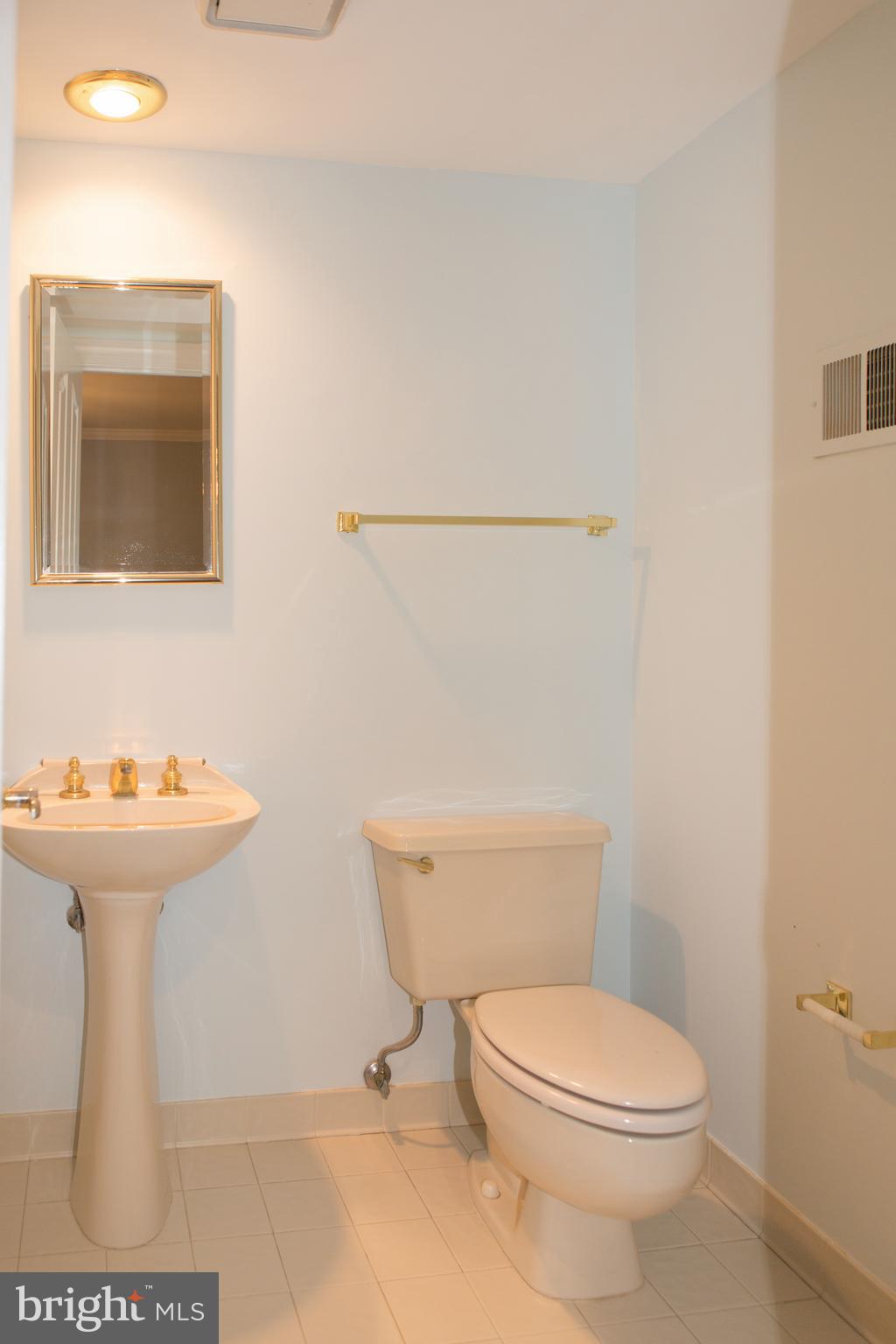 7828 Oracle Place Potomac, MD 20854 - Photo 13 of 34