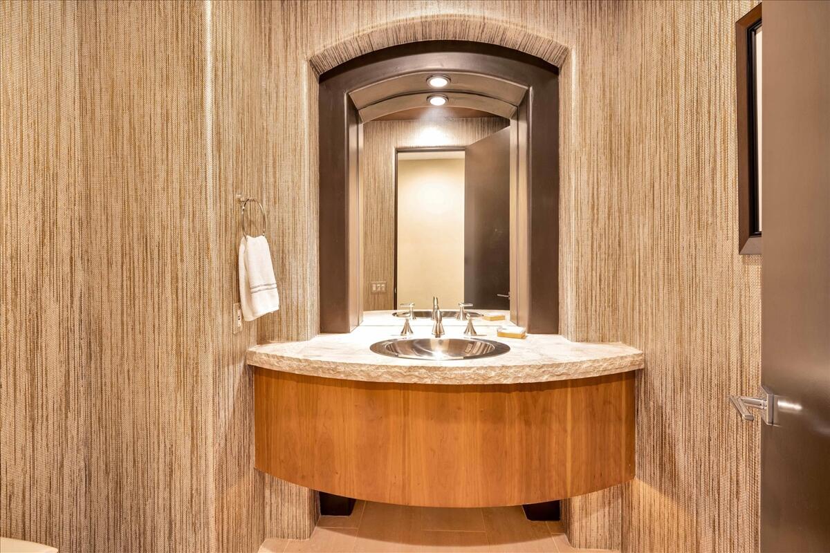 45730 Indian Canyon Road Indian Wells, CA 92210 - Photo 41 of 71 a dining table with a sink