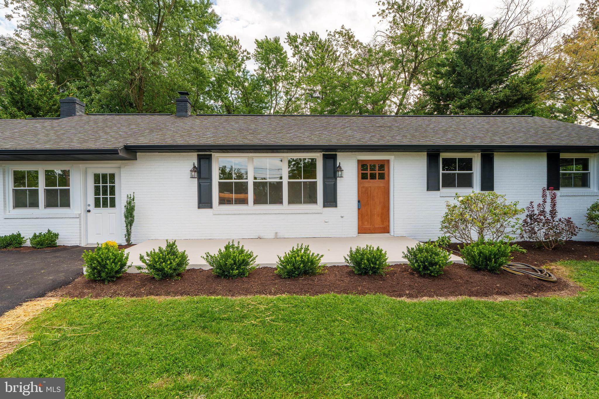 404 Owl Hill Road Lititz, PA 17543 - Photo 4 of 31