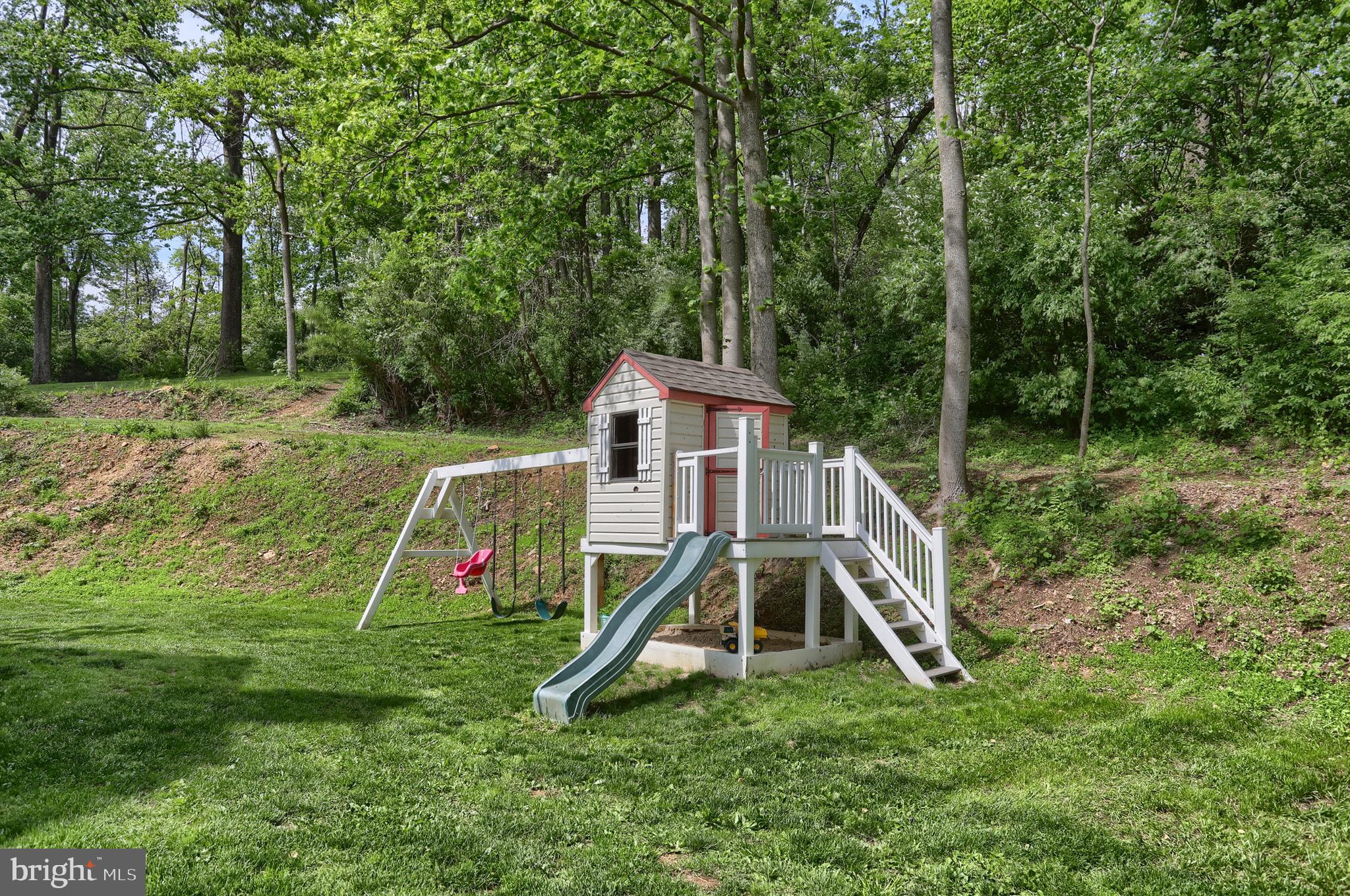 46 Gelsinger Road Reading, PA 19608 - Photo 43 of 50 a view of a house with a park