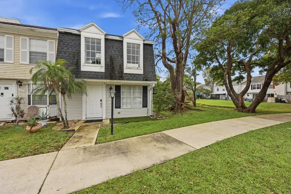 $318,000 | 218 Old English Drive, Jupiter, FL 33458