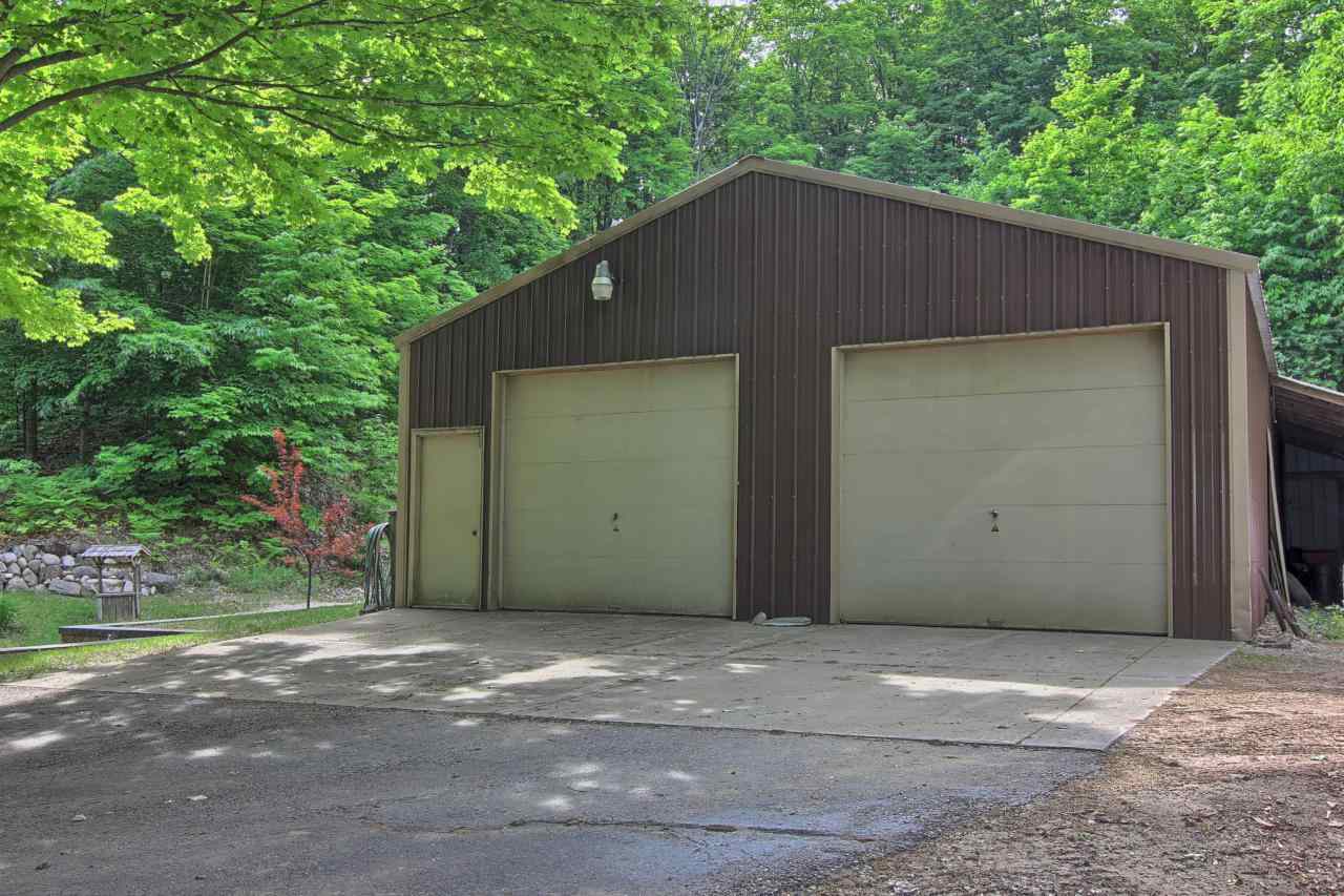 9150 East Grandview Road Traverse City, MI 49684 - Photo 2 of 47 1791443-1.JPG