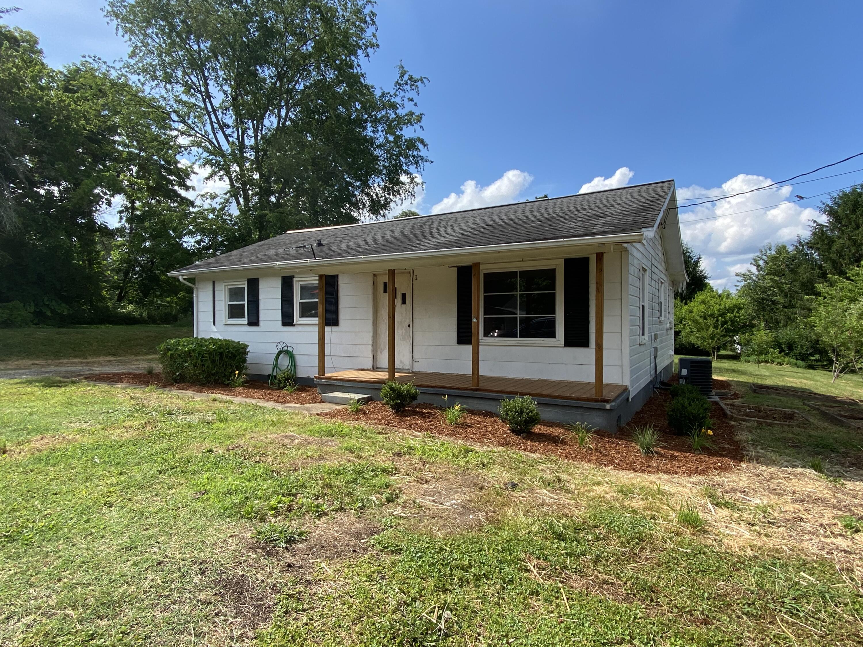 2202 Indian Ridge Road Johnson City, TN 37604 - Photo 2 of 18 2 - Front Exterior Right