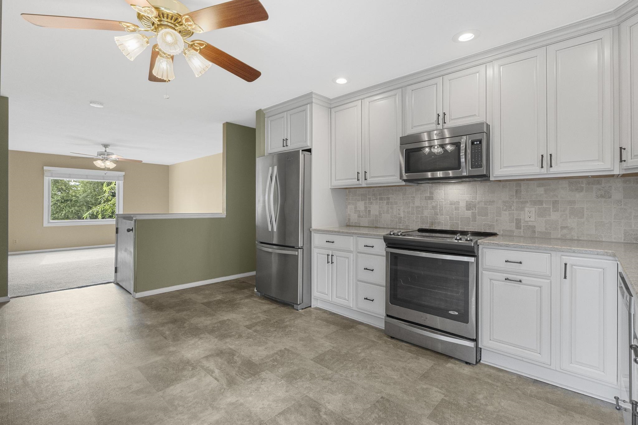 21 Yvonna Street Leesburg, IN 46538 - Photo 14 of 36