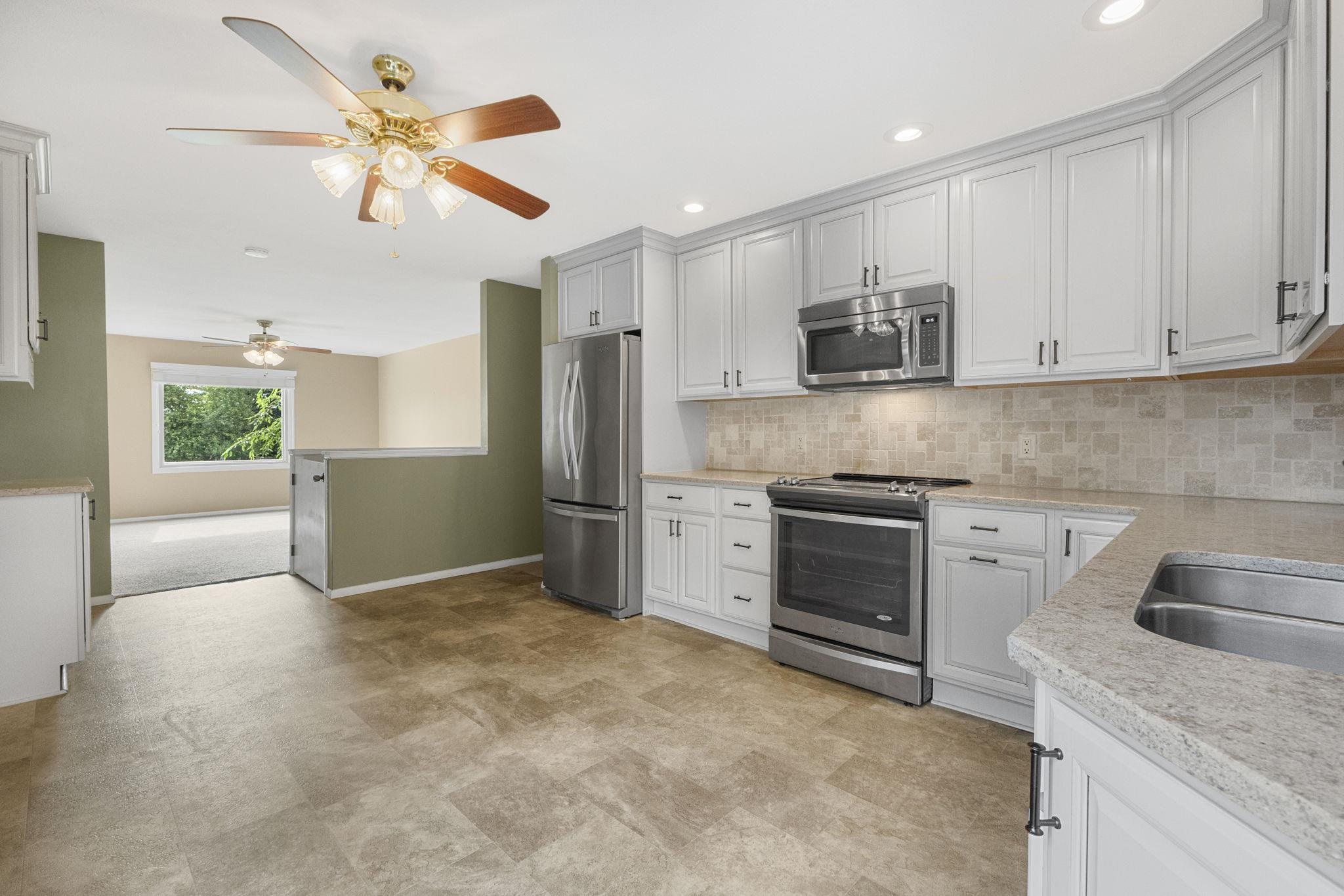 21 Yvonna Street Leesburg, IN 46538 - Photo 15 of 36