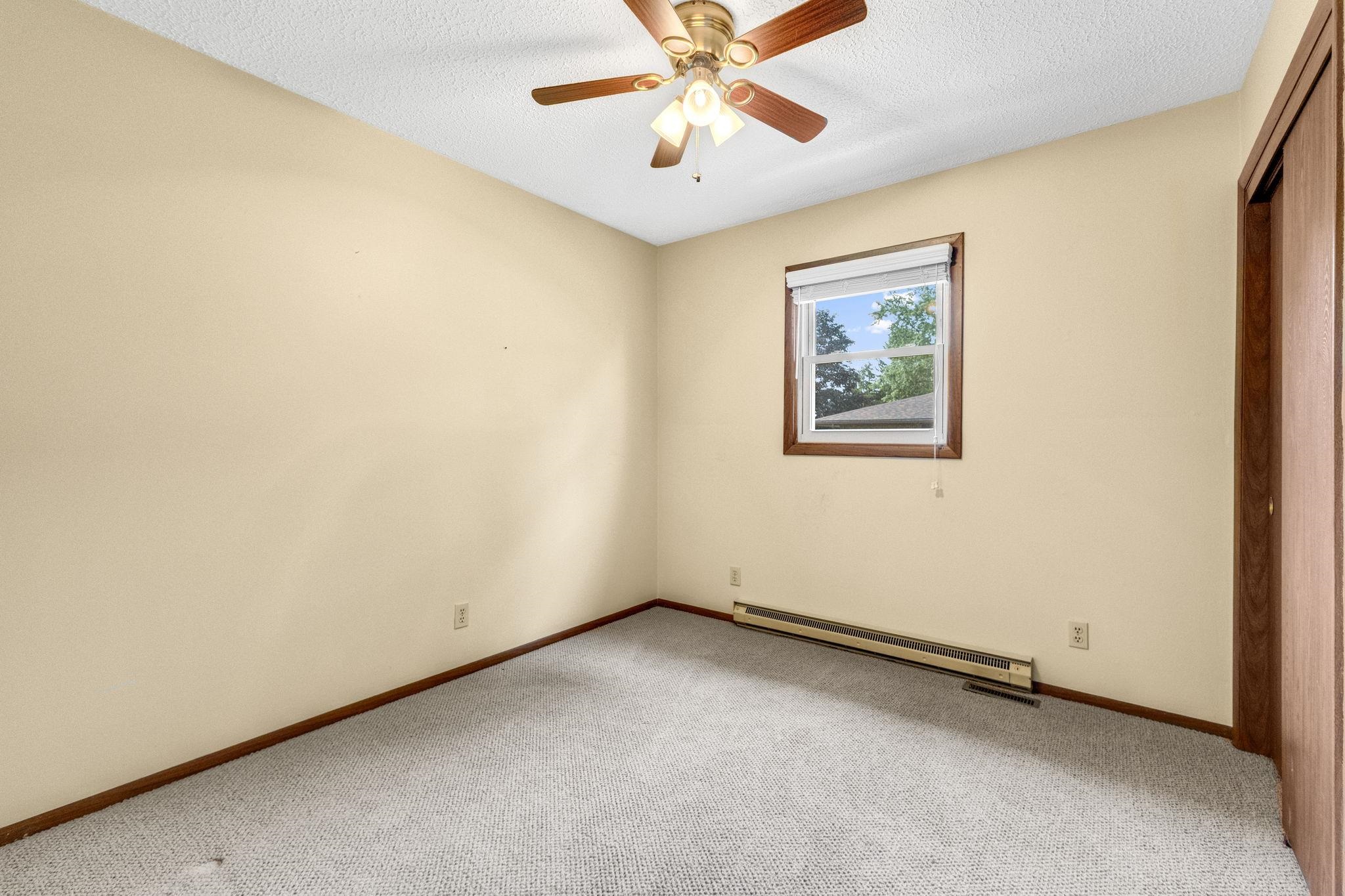 21 Yvonna Street Leesburg, IN 46538 - Photo 18 of 36