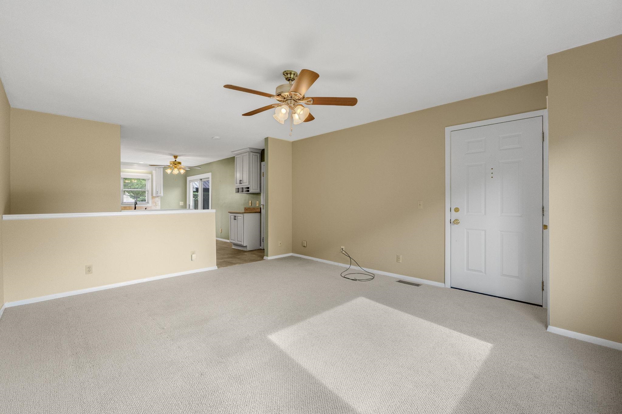 21 Yvonna Street Leesburg, IN 46538 - Photo 6 of 36