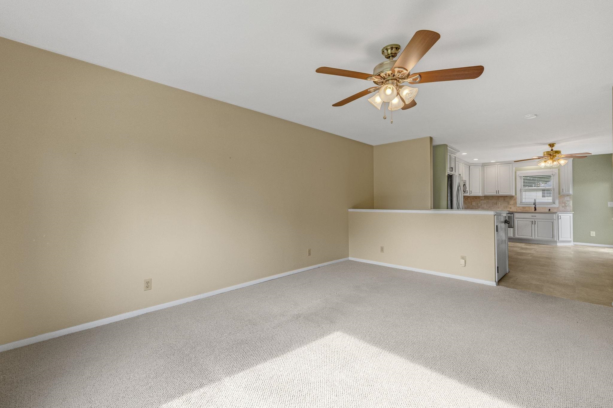 21 Yvonna Street Leesburg, IN 46538 - Photo 7 of 36