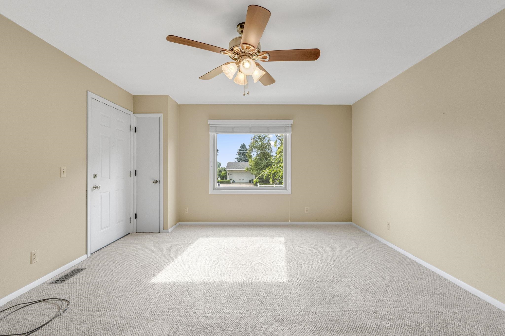 21 Yvonna Street Leesburg, IN 46538 - Photo 8 of 36