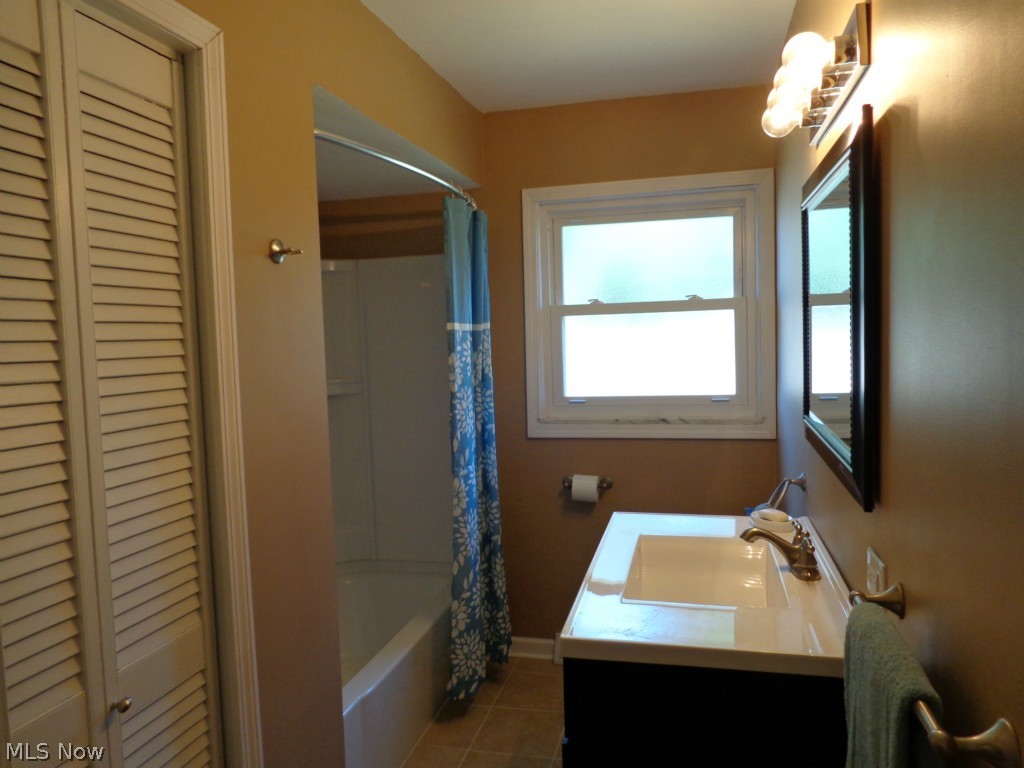 14687 Sprague Road Strongsville, OH 44136 - Photo 6 of 25