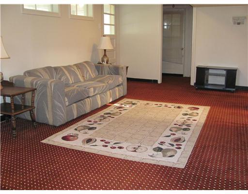 426 Lindsay Road Carnegie, PA 15106 - Photo 13 of 18 Family Room.