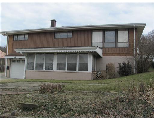 426 Lindsay Road Carnegie, PA 15106 - Photo 17 of 18 Exterior Back.