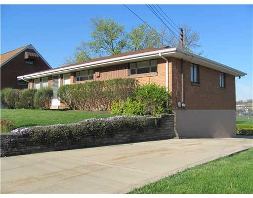 426 Lindsay Road Carnegie, PA 15106 - Photo 9 of 18 Exterior Front.