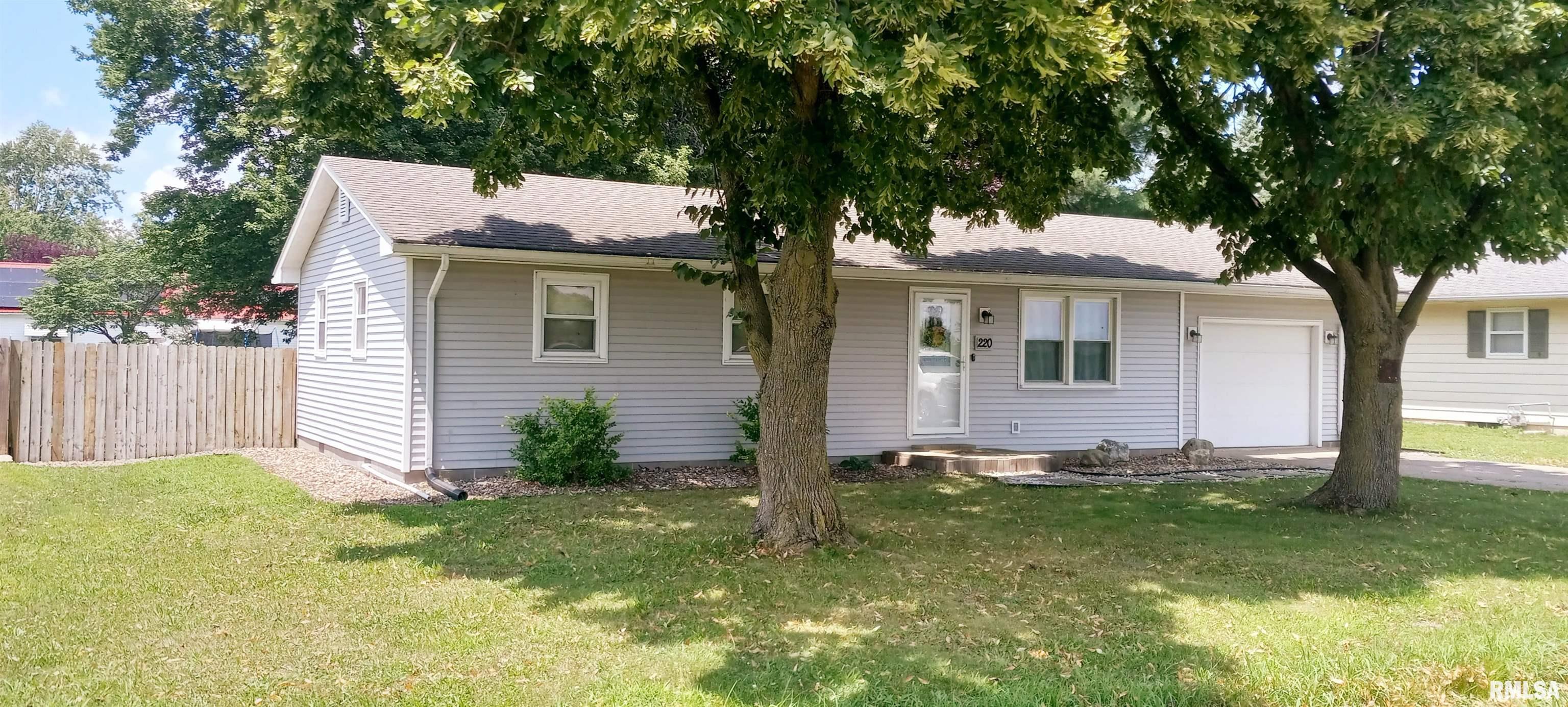 220 North Eastview Street Camp Point, IL 62320 - Photo 3 of 11 Gallery Image 3