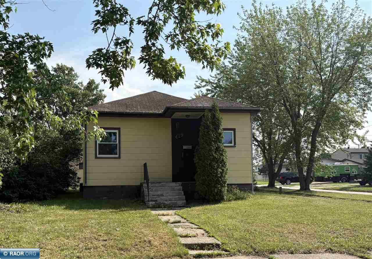 429 4th Street Southwest Chisholm, MN 55719 - Photo 2 of 29