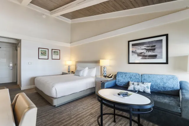 $235,000 | 269 Fontana Boulevard, Unit 570, Fontana, WI 53125