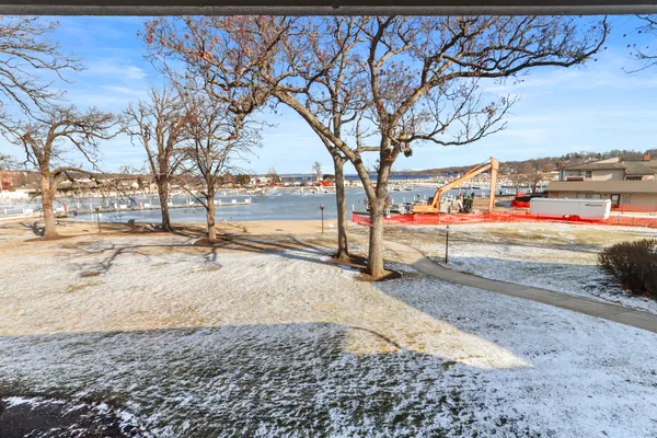 $219,000 | 269 Fontana Boulevard, Unit 2570, Fontana, WI 53125