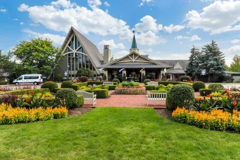 $235,000 | 269 Fontana Boulevard, Unit 570, Fontana, WI 53125