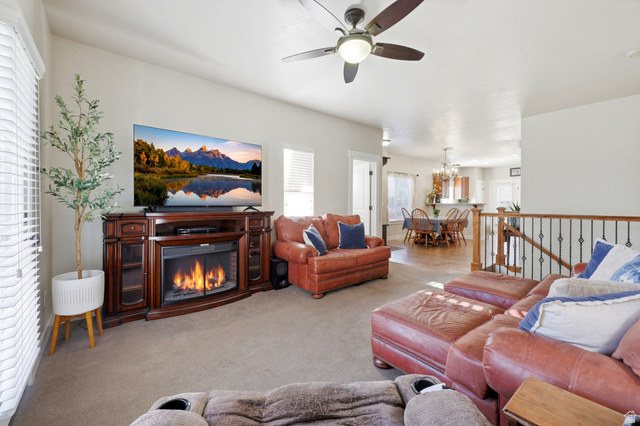 1094 Quarry View Way Sandy, UT 84094 - Photo 9 of 45