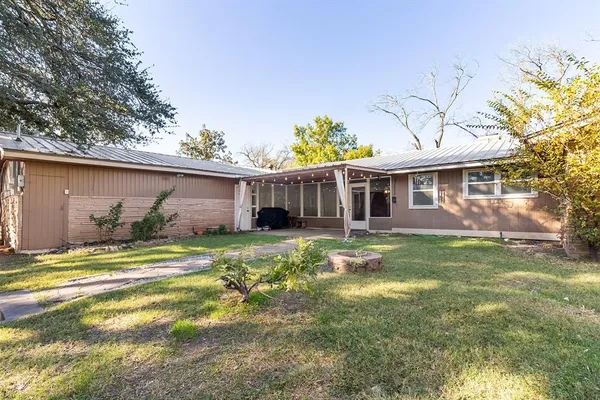 $255,000 | 603 Grand Avenue, Brady, TX 76825