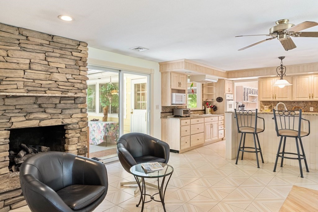 1143 Main Street Dunstable, MA 01827 - Photo 3 of 39 Gallery Image 3