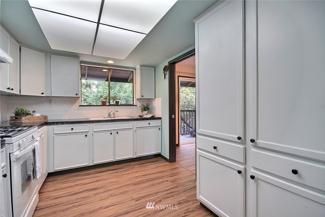 18834 Southeast 134th Place Renton, WA 98059 - Photo 12 of 39 Gallery Image 12