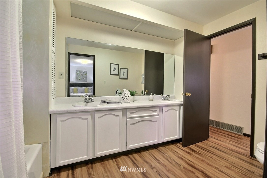 18834 Southeast 134th Place Renton, WA 98059 - Photo 19 of 39 Gallery Image 19