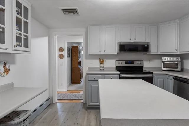 $729,900 | 723 Nooseneck Hill Road, West Greenwich, RI 02817