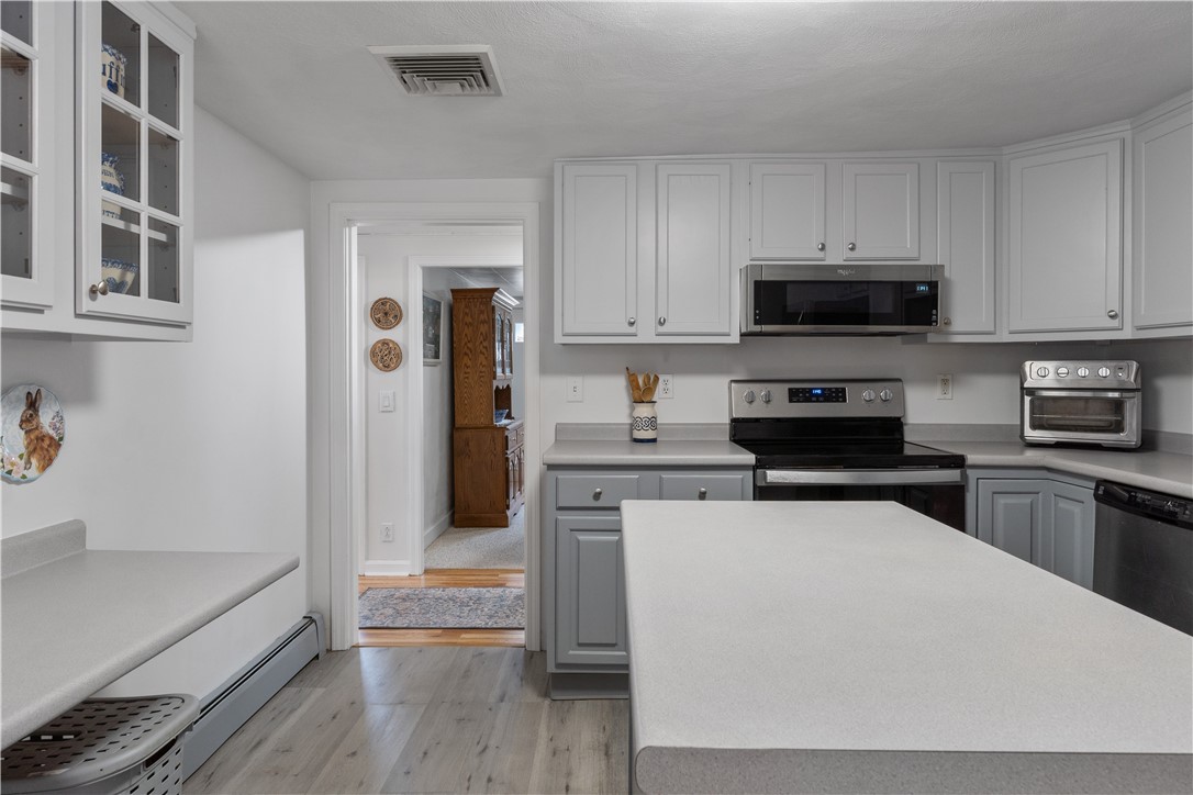 723 Nooseneck Hill Road West Greenwich, RI 02817 - Photo 16 of 47