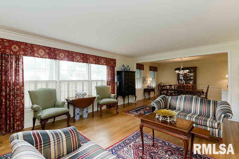 2315 Fairhaven Road Davenport, IA 52803 - Photo 4 of 24 Gallery Image 4