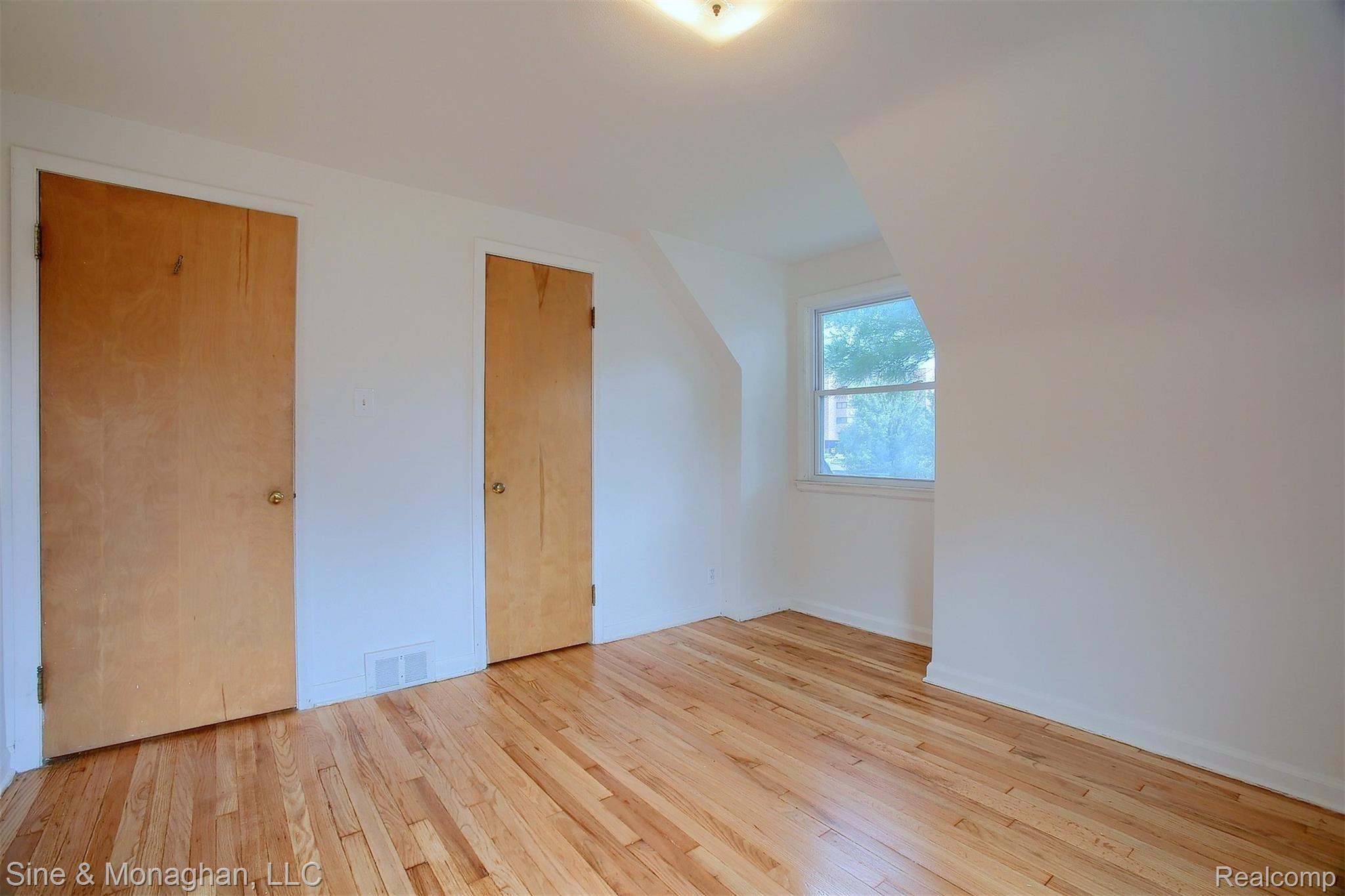 22200 Moross Road Grosse Pointe, MI 48236 - Photo 9 of 25 10-1st-Unit-Master-Bedroom-2nd-View.jpg