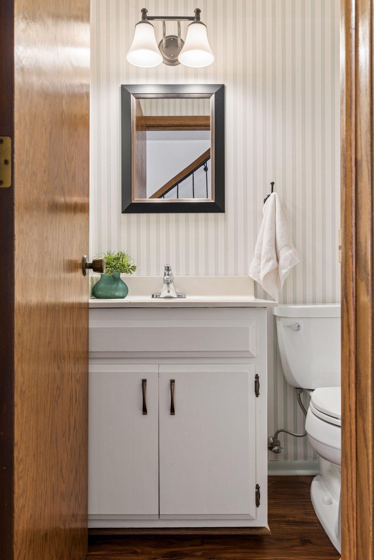 2627 Sumac Ridge White Bear Lake, MN 55110 - Photo 3 of 28